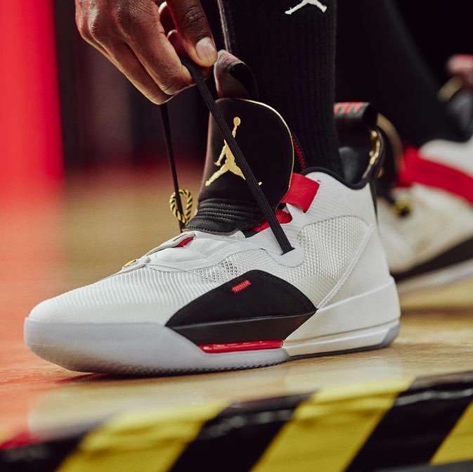 10月底将发售的球鞋,ow联名aj4值得拥有吗