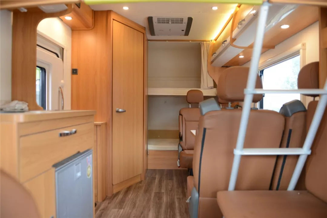 皮卡房车出租一个月多少钱 (房车出租价格多少钱一天)