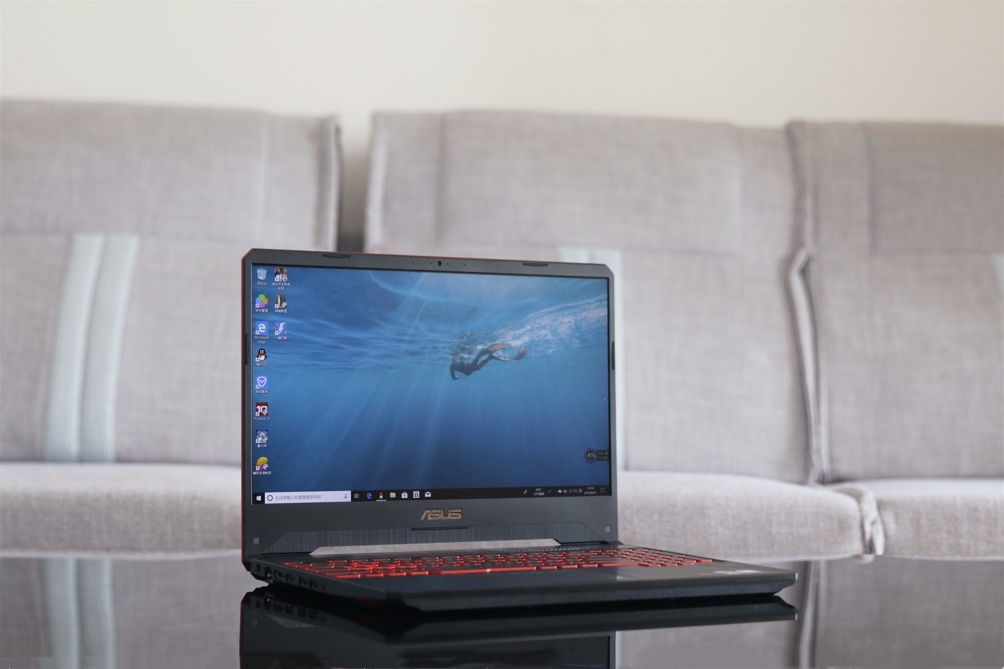 华硕飞行堡垒6评测,玩游戏要游戏本还是台式电脑