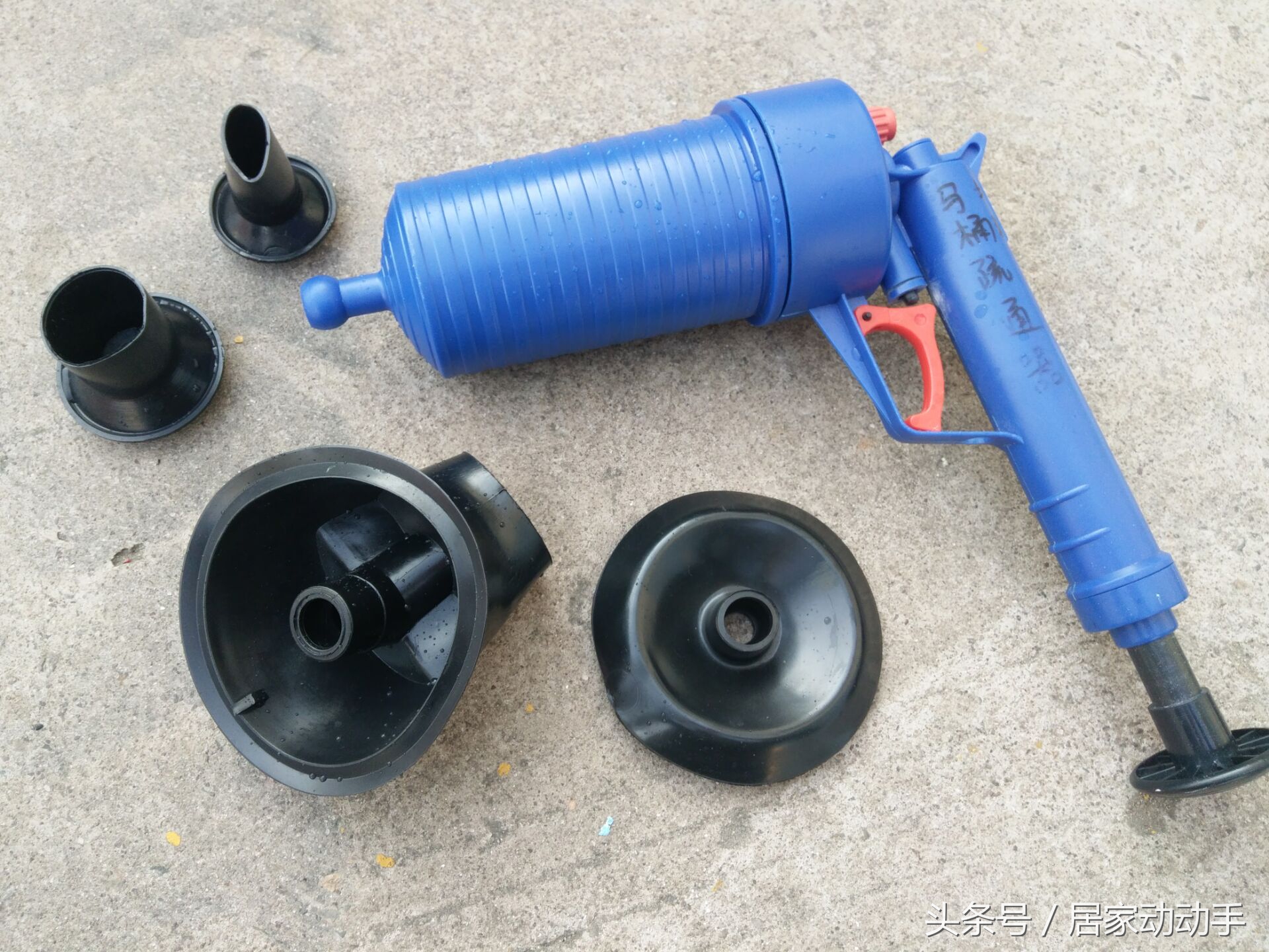 抽水马桶被粪便堵塞疏通窍门,抽水马桶水垢堵塞疏通窍门