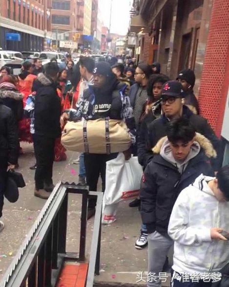 广东大妈玩潮入百万！她把美国人钱赚个遍，是纽约炒货届的扛把子