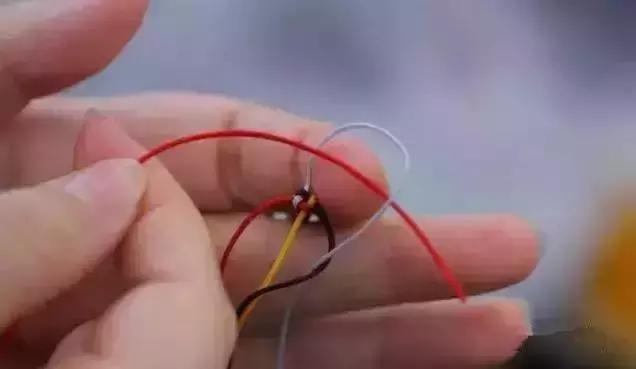 文玩手串串珠怎么打结,文玩手串水晶弹力绳子打结方法