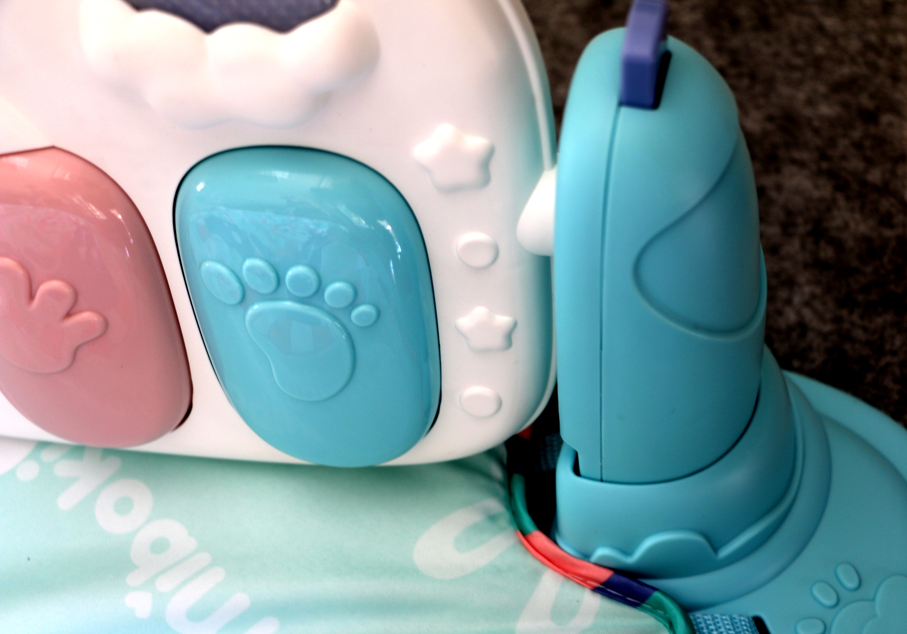 培养小小达人音乐“细菌”，从脚踏钢琴开始