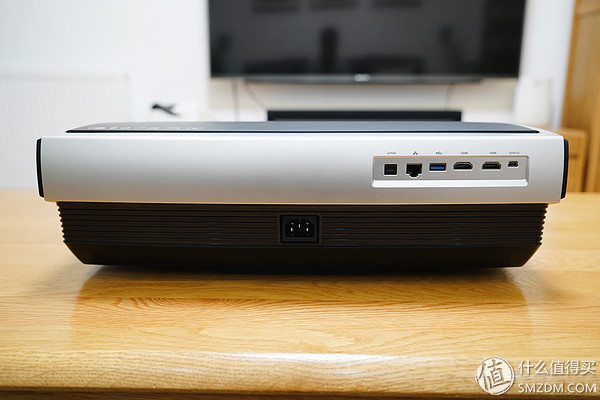 坚果激光电视u1120寸,坚果超短焦4k投影仪价格