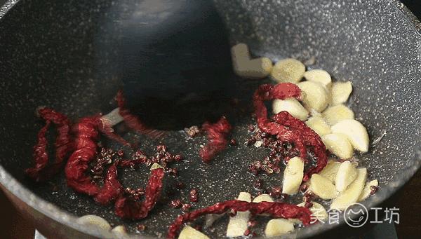 蒸螃蟹是用热水还是冷水,蒸螃蟹到底用热水还是冷水