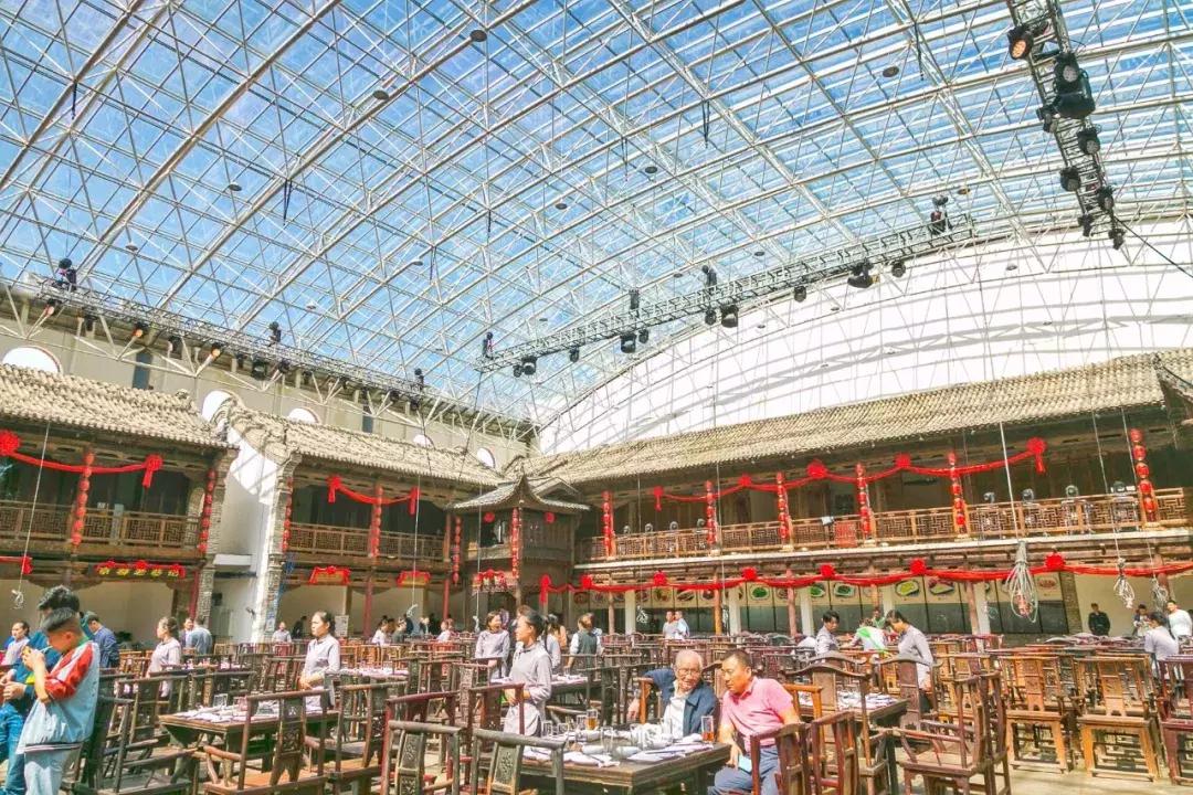 郑州足球小镇2019,郑州足球小镇有真草足球场吗