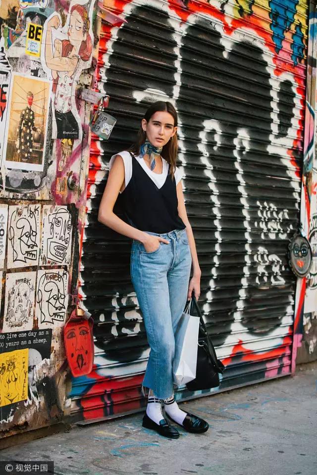 秋天丝巾防寒各种围法,时髦精都在学的几种系法丝巾教程