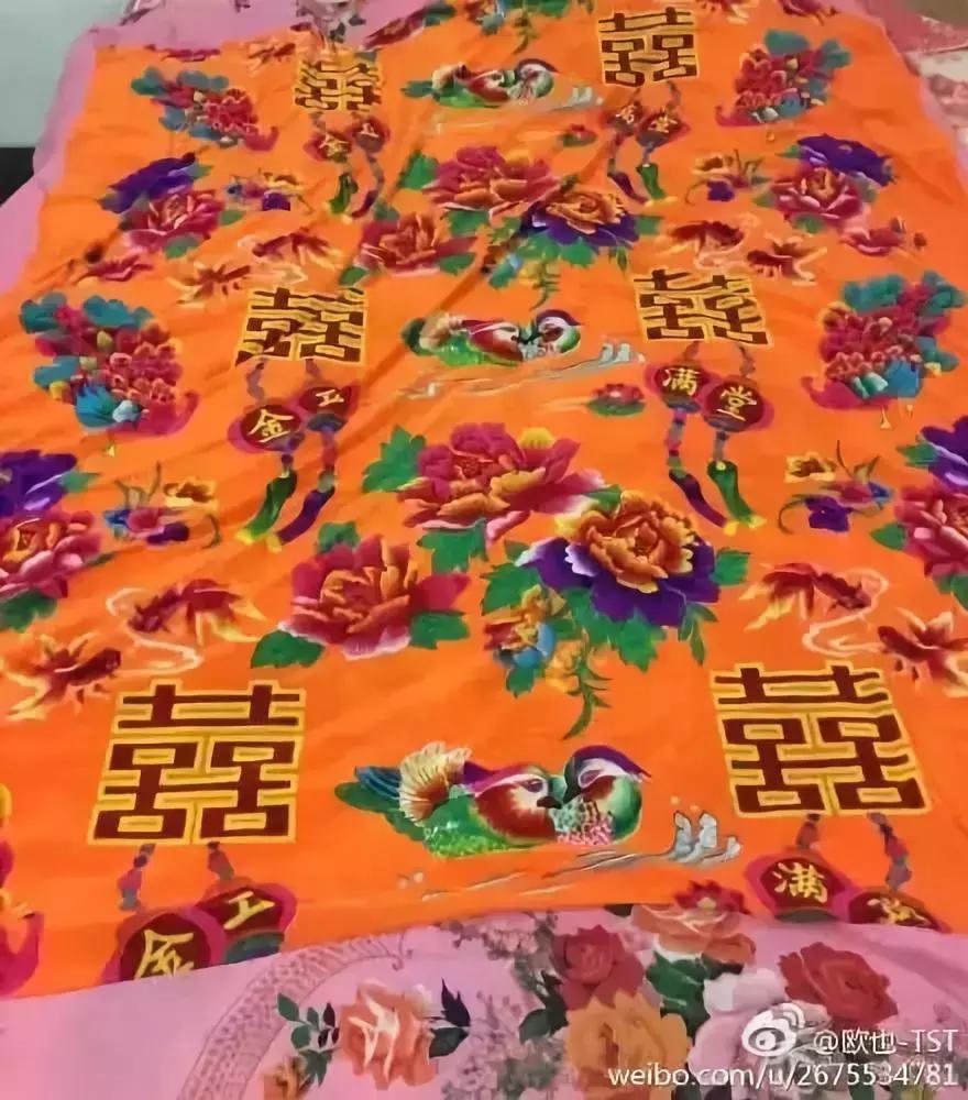 国庆放假回家，看到我妈做的新拖鞋，我哭了……