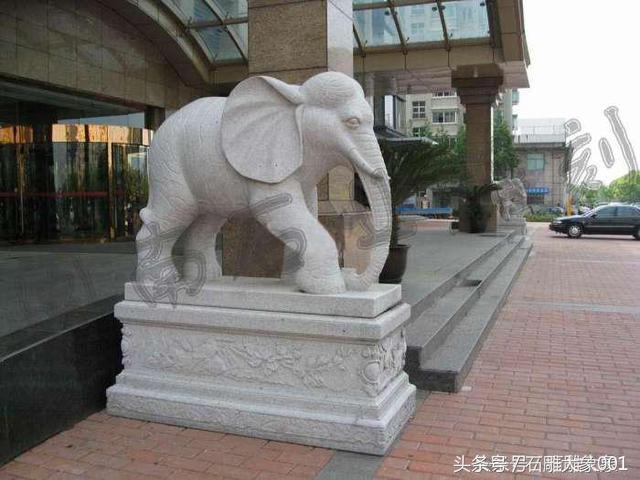 别墅大门摆什么石雕好,别墅入户门门口适合摆放什么石雕