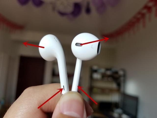 耳机上的小孔是干什么的,耳机上面的调节声音小孔是什么