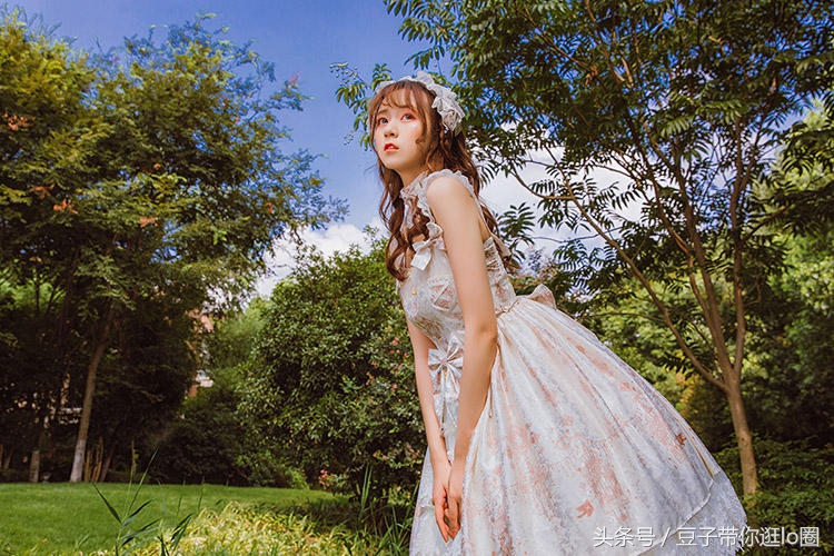 啥是正版洛丽塔裙子,平民女孩也能入的洛丽塔简约裙子