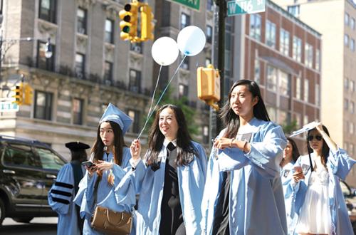 特朗普不让签证留学生,特朗普建议给留学生绿卡