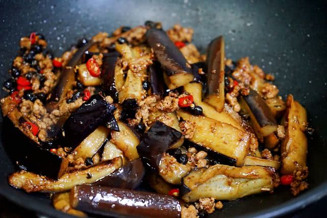 茄子怎么不油腻好吃,茄子如何处理少油