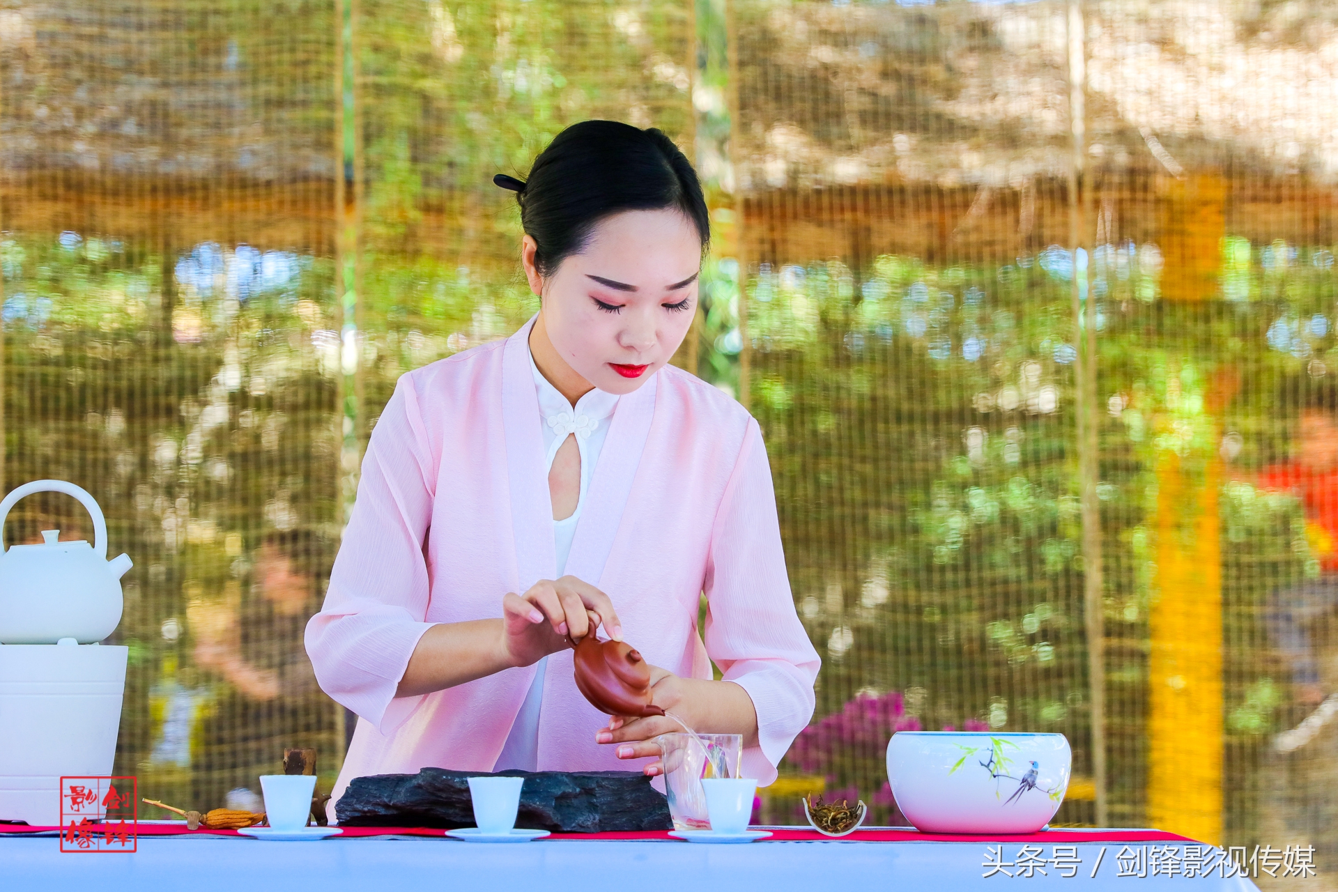 鄢陵国庆人如织古乐茶歌芳香溢