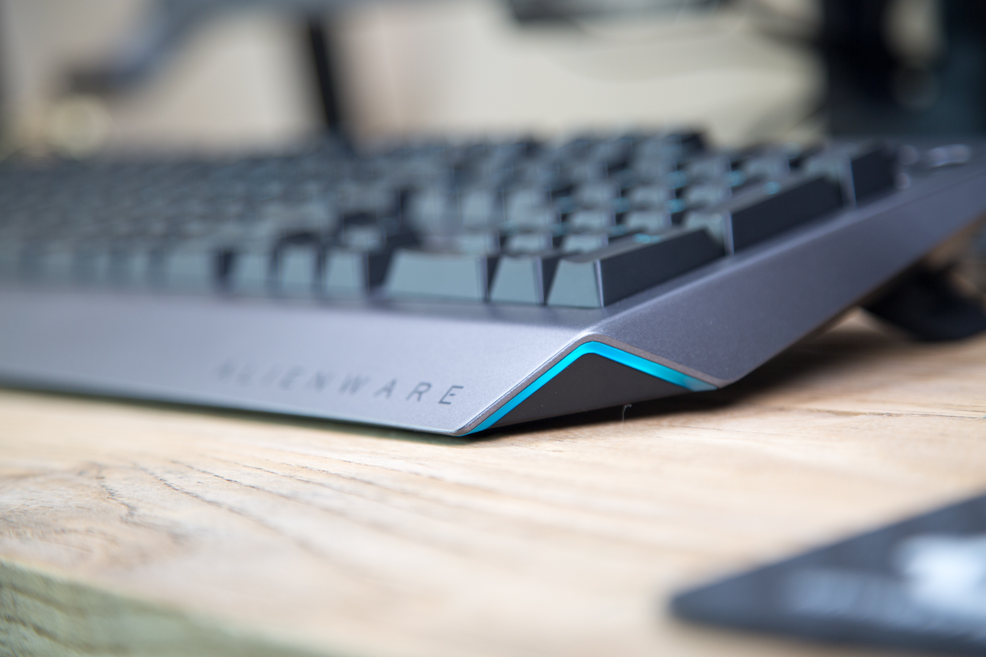 alienwarem18机械键盘和普通键盘,alienwarex15机械键盘