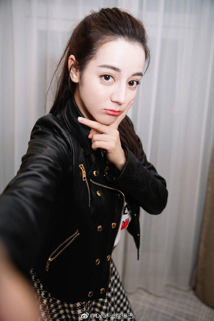 女星自拍晒合照,女星自拍晒照