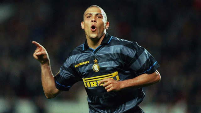 世界公认四大球王上篇,世界四大公认足球球王是谁