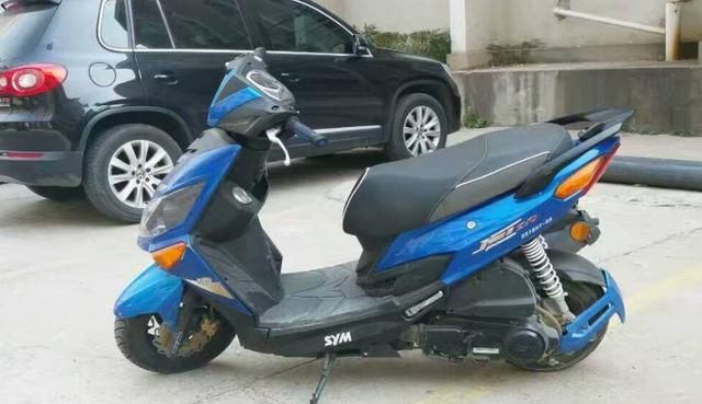 立雅猛士150踏板摩托车值得入手吗,本田迅鲨125踏板摩托车值得购买吗