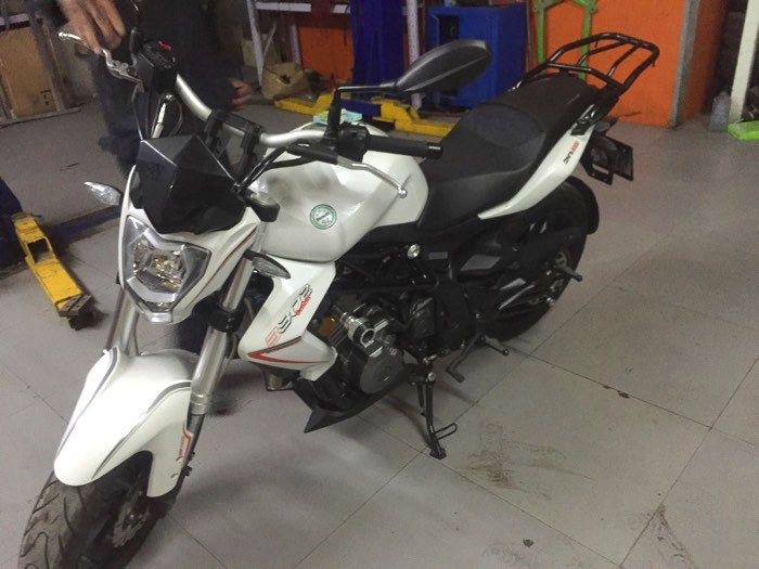 这款车售23800元，水冷双缸36马力，极速最快的车型之一