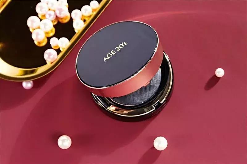 我们找了3位不会化妆的手残妇女，5分钟后变成了这样……