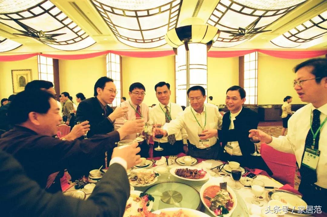 富宝家居黄进宝唱好自己的戏