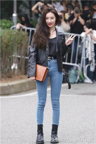 潮马丁靴应该怎么搭配最好看,马丁靴搭配什么穿才好看