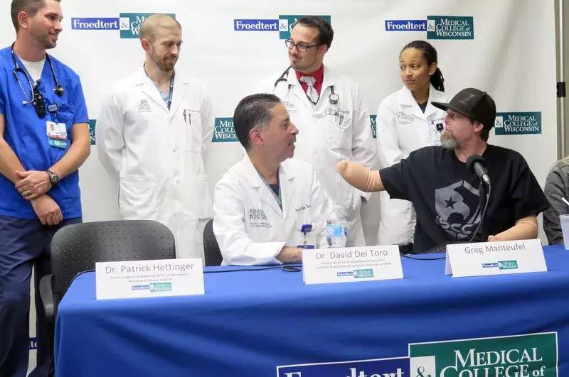 又一例！他严重感染四肢被截，竟只因被狗狗舔了一下……