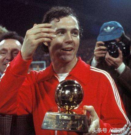 足球历史上大满贯的球员有哪些,足球史上十大球王排名榜名单