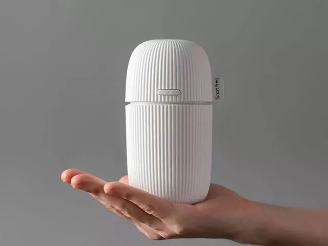 放在水杯里面的便携加湿器,可充电方便携带的加湿器