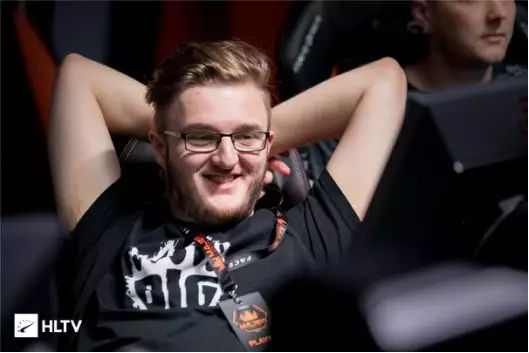 CS:GO|人均鬼才!职业哥签名贴纸盘点,CaptainMo不亏是CN信仰