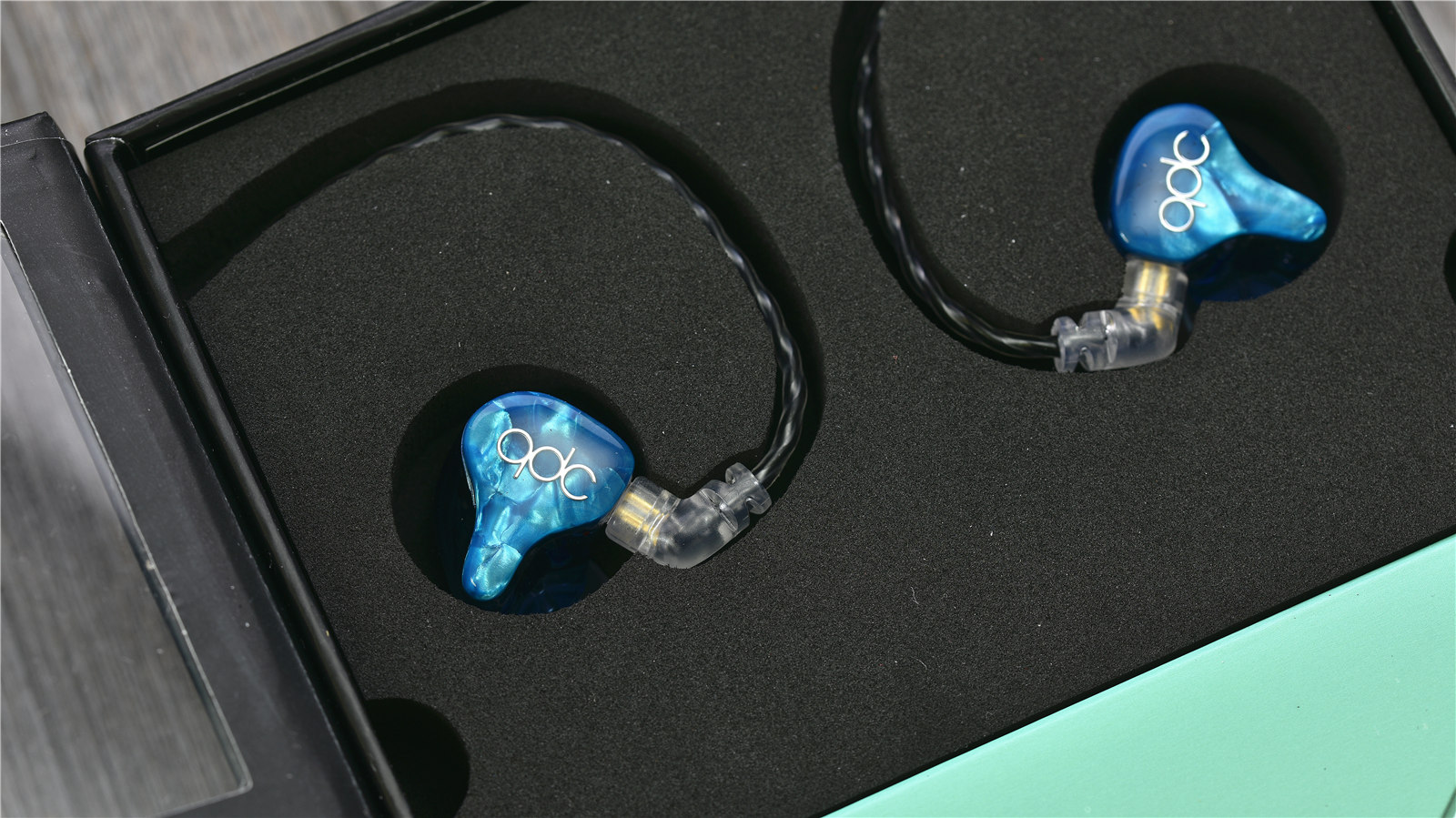 qdc蒙娜丽莎好还是海王星好,qdc耳机天王星和海王星的区别