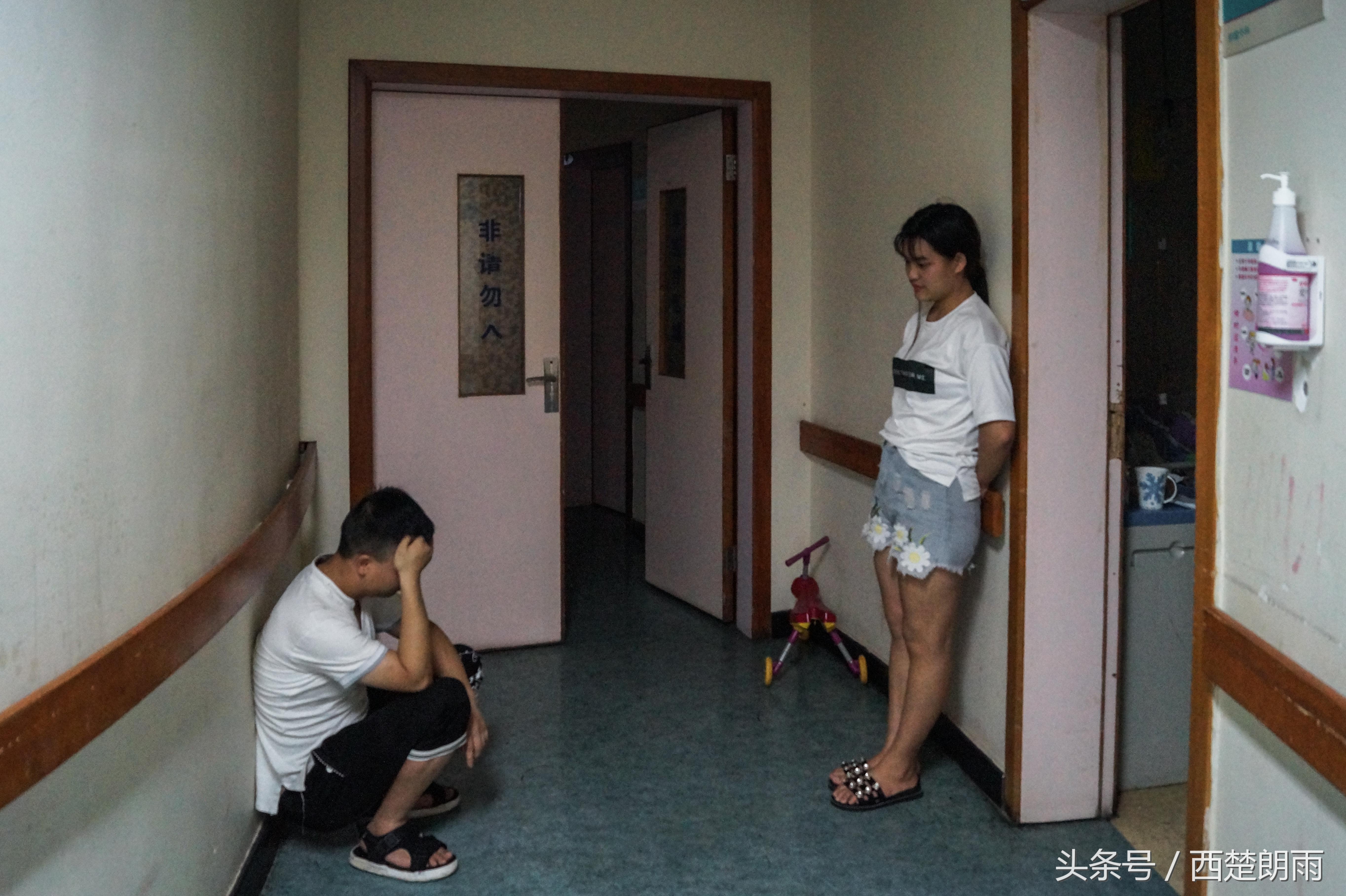 单亲妈妈带重病女儿求医,单亲妈妈带重病女儿艰难求医