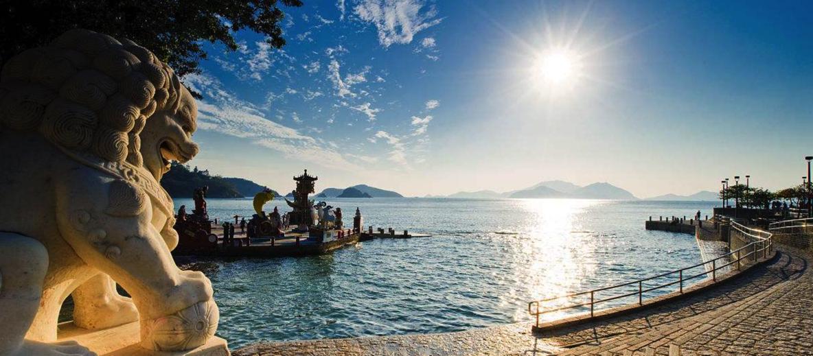 香港国际经济贸易中心的地位,香港对外贸易优势分析图