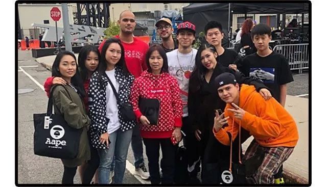 这位大妈是全纽约最狠的Supreme二道贩子