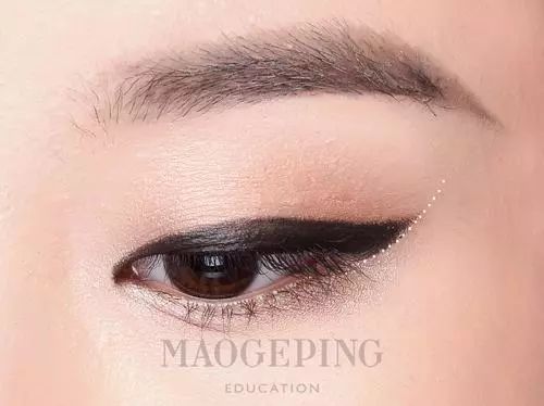 单眼皮不画眼线只画眼影好看吗,同样的单眼皮为啥觉得你的好看