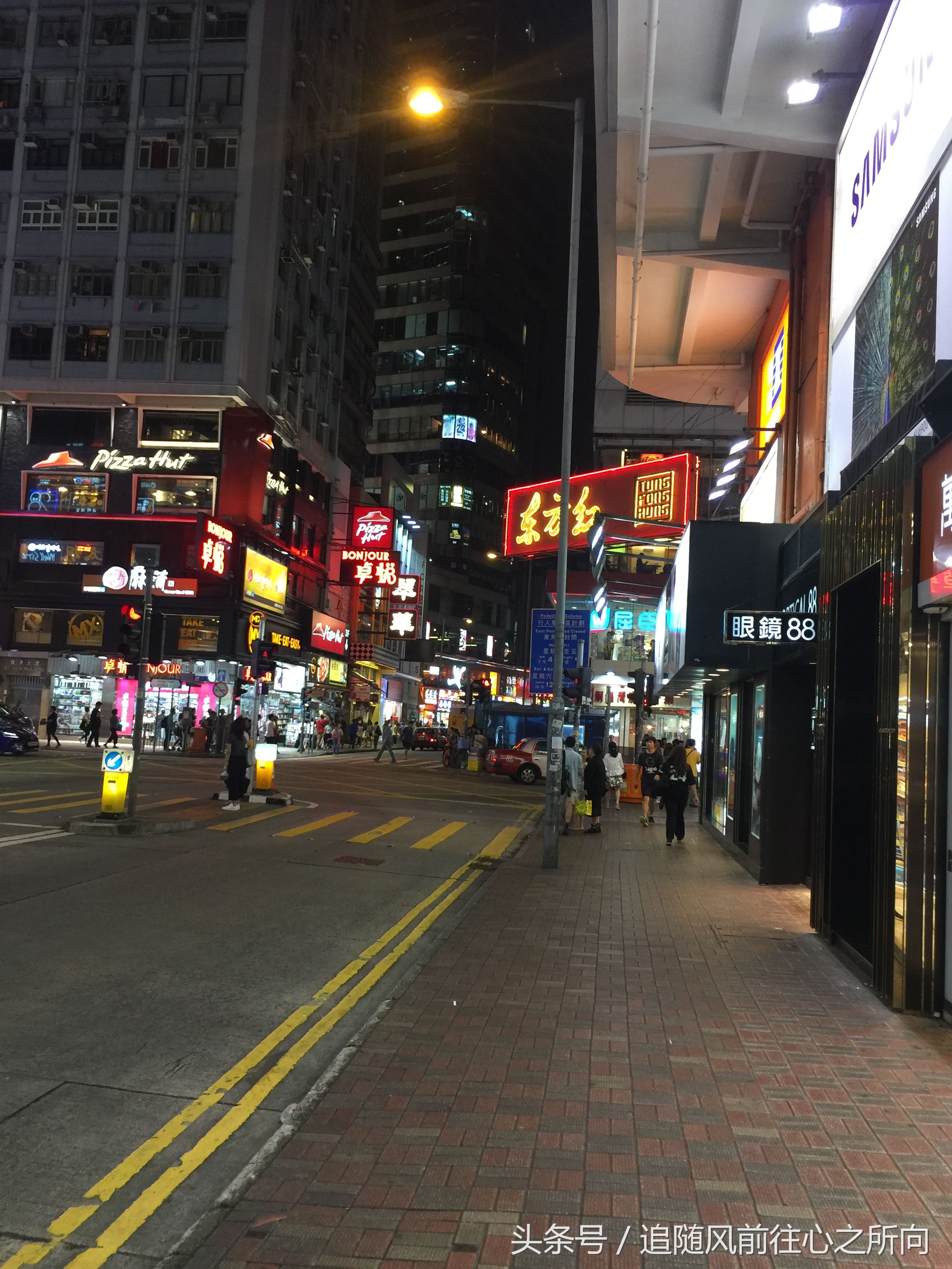 跟团旅游有什么好处和坏处英文,跟团旅游的好坏处