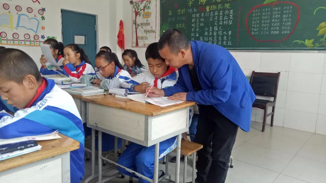 致敬，泥巴地里的先生！