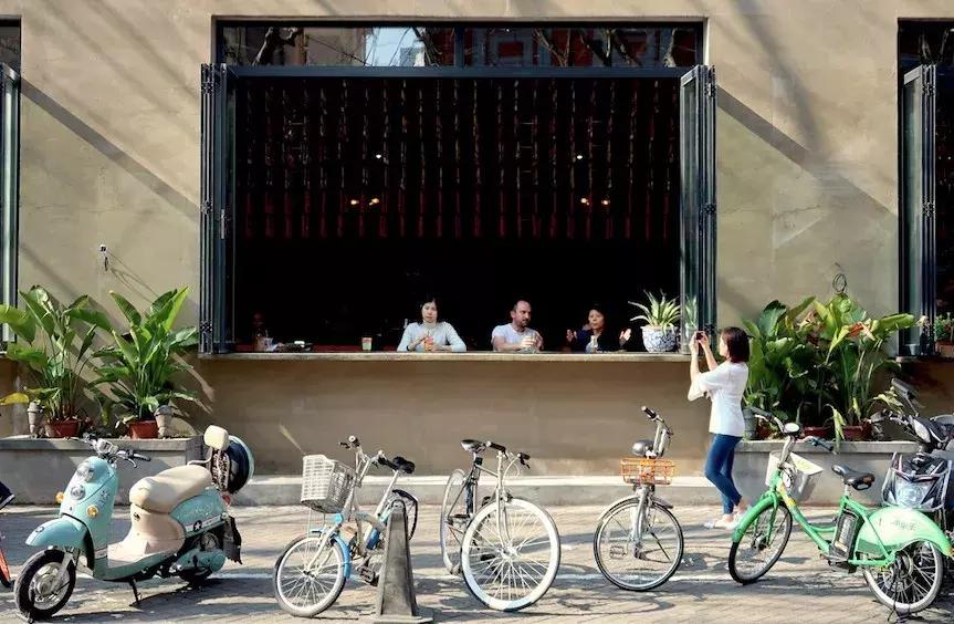 秋日上海城市漫步,秋日的上海街道