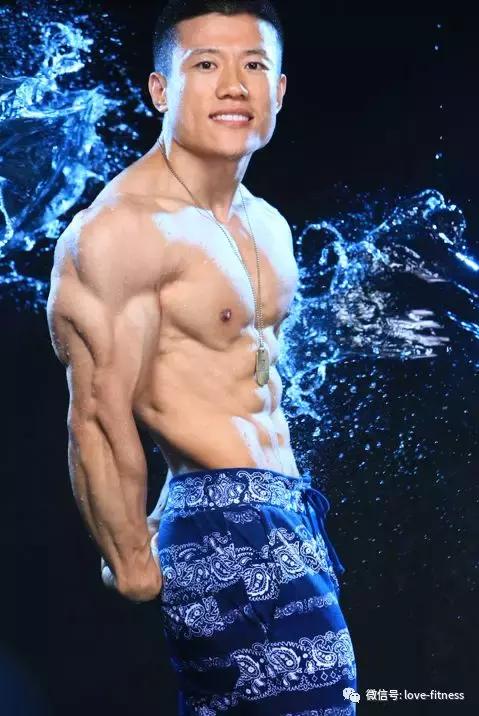 70kg卧推105kg深蹲140kg硬拉160kg,深蹲硬拉卧推共300公斤什么水平