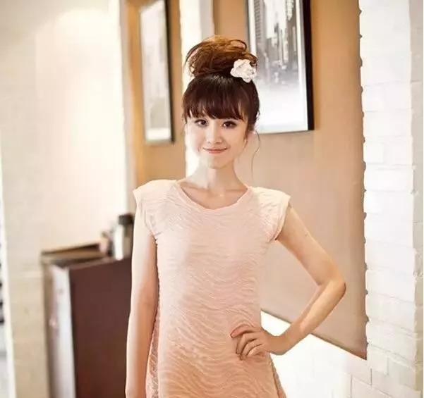 花苞头儿童发型扎法,儿童花苞头发型演示