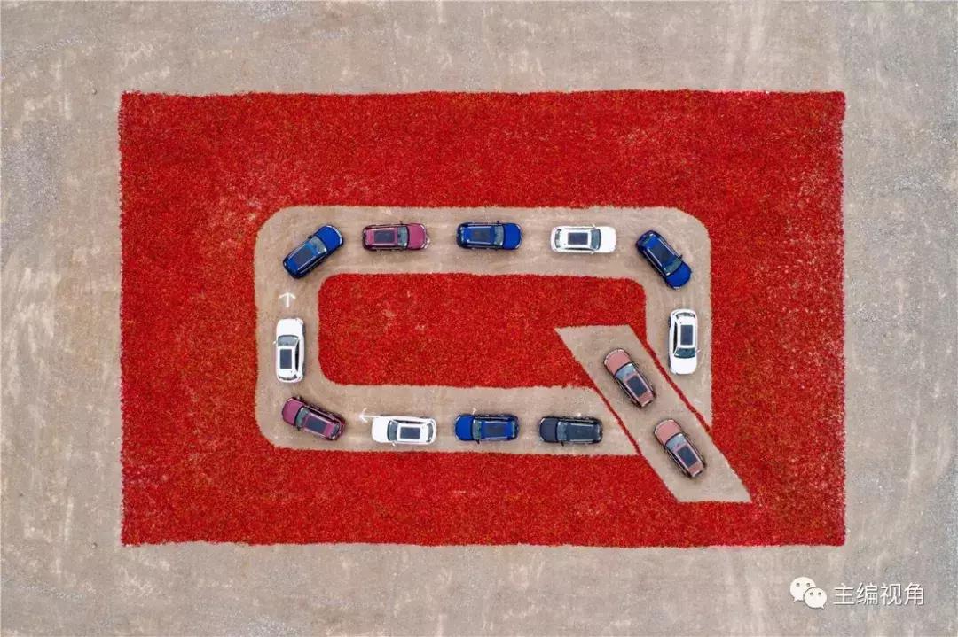 年轻人的第一辆豪华suv,第一辆豪华suv