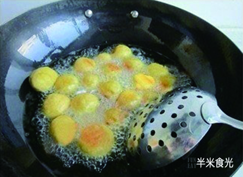 炸红薯丸怎么做才又香又脆,红薯最好吃的做法就是外酥里软