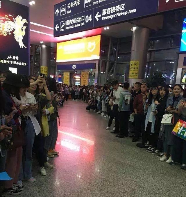 手撕爱豆工作室，深扒偶像恋情，粉丝都是能干大事儿的人