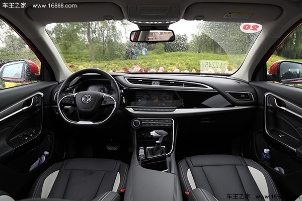 东风风神ax7新款评测,试驾东风风神ax7马赫版第一视角