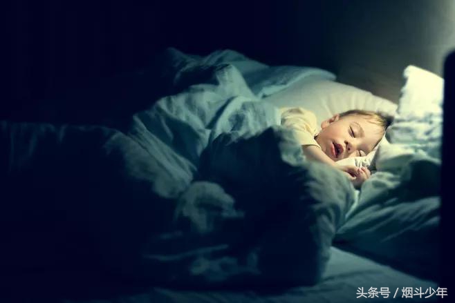 儿童冬季克服赖床小妙招,赖床可以用意志力克服吗