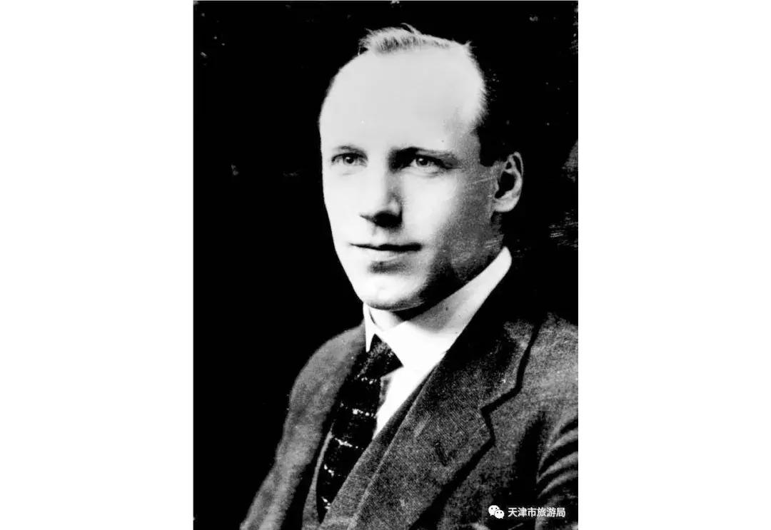 八十载体育圣地，新世纪民园广场