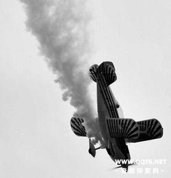 飞机坠落波音737航线,飞机坠落百慕大三角