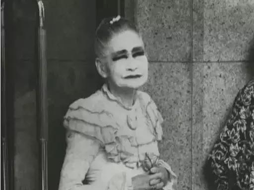 日本一*女妓**站街60年，拉客到74岁，等着一个永远等不到的嫖客