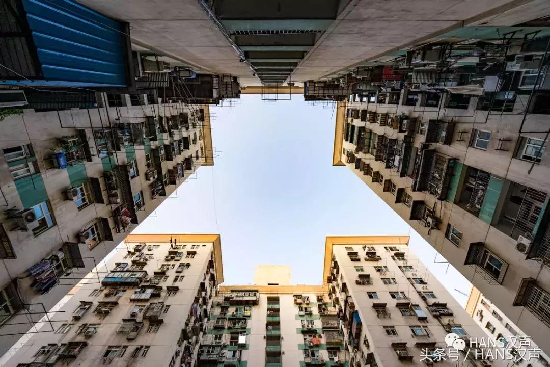 走，一起去武汉奇妙顶楼天台踢球蹦迪撸串