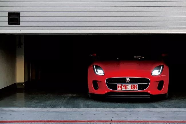 全新捷豹f-type实拍评测,优雅的英伦跑车捷豹ftype了解一下